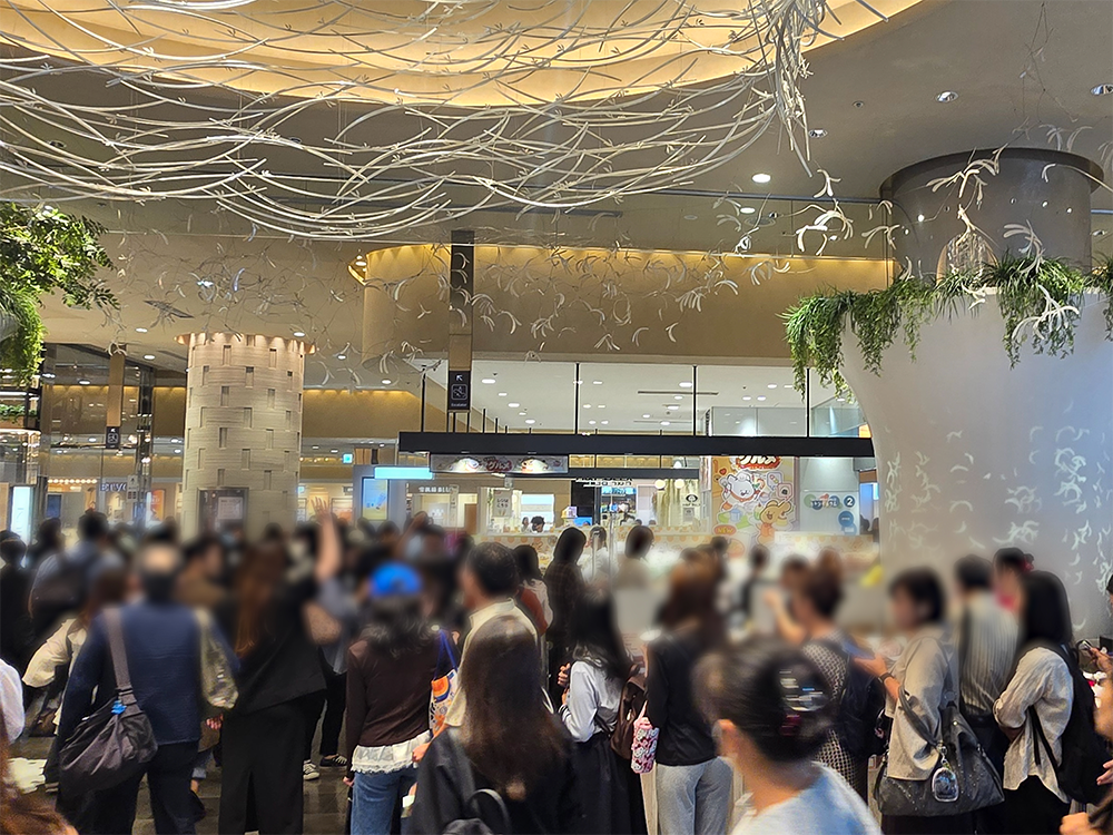 Yurakucho2_people.jpg.png